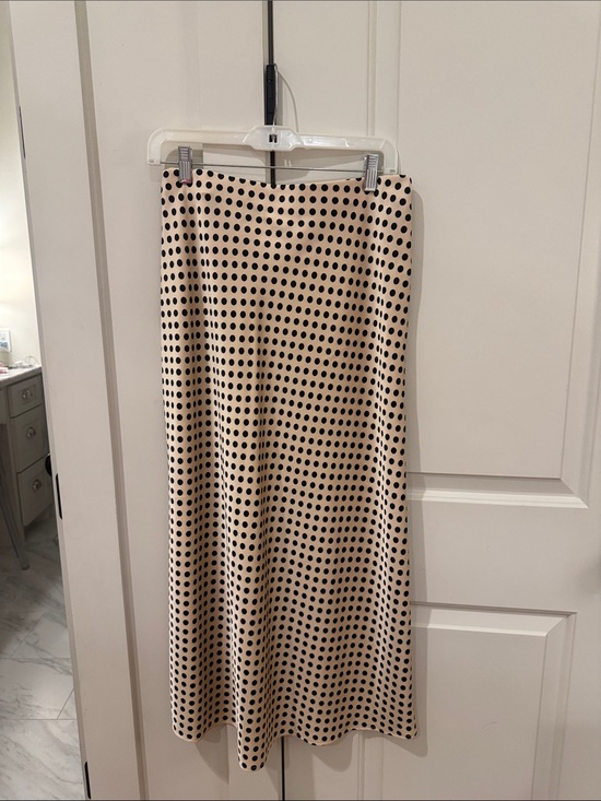 Rachel Zoe Dresses & Skirts - Rachel Zoe Beige Midi Skirt with Black Polka Dots